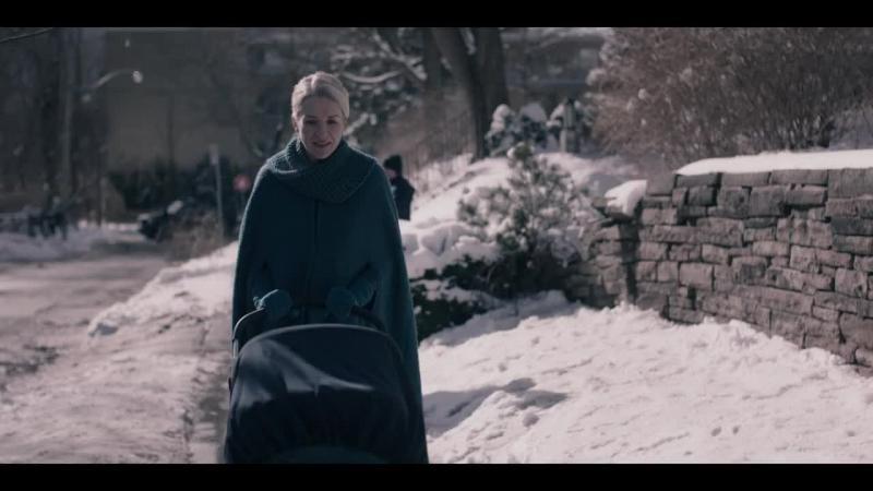 Кадры из сериала Рассказ служанки (2017)